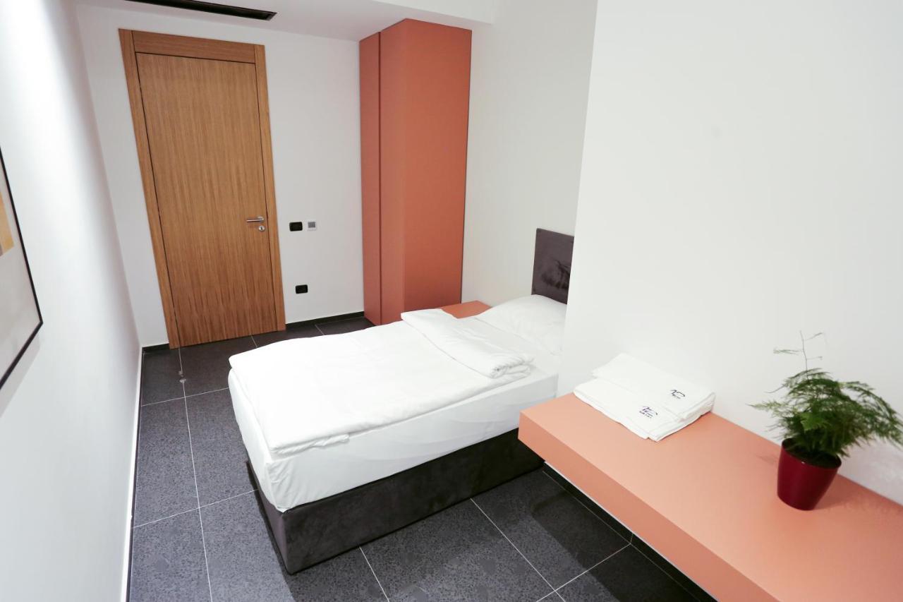 Hotel 12 Gjakova Zewnętrze zdjęcie