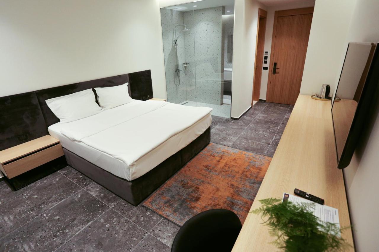Hotel 12 Gjakova Zewnętrze zdjęcie