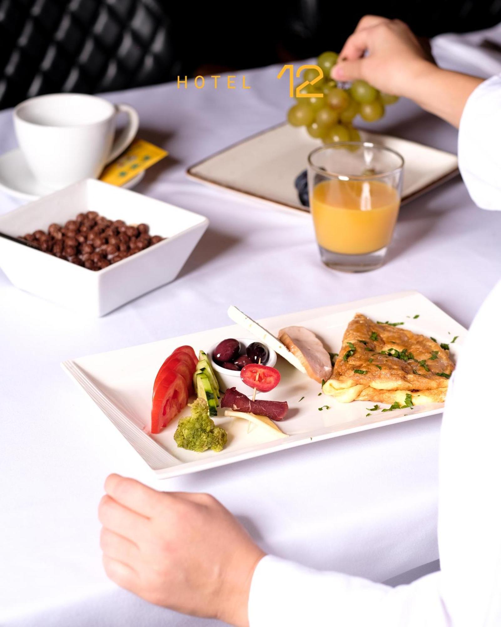 Hotel 12 Gjakova Zewnętrze zdjęcie